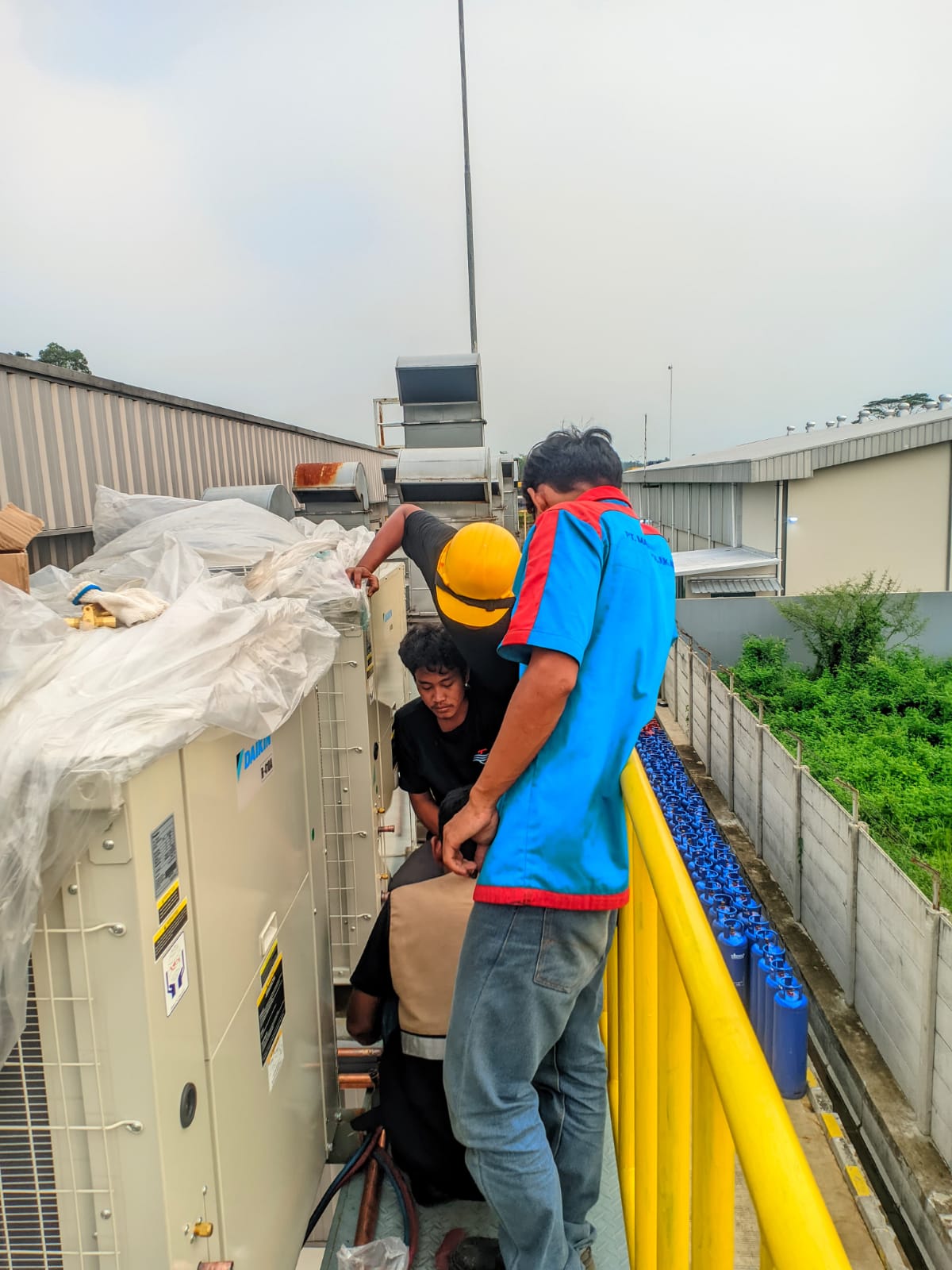 Tim Teknisi HVAC Profesional